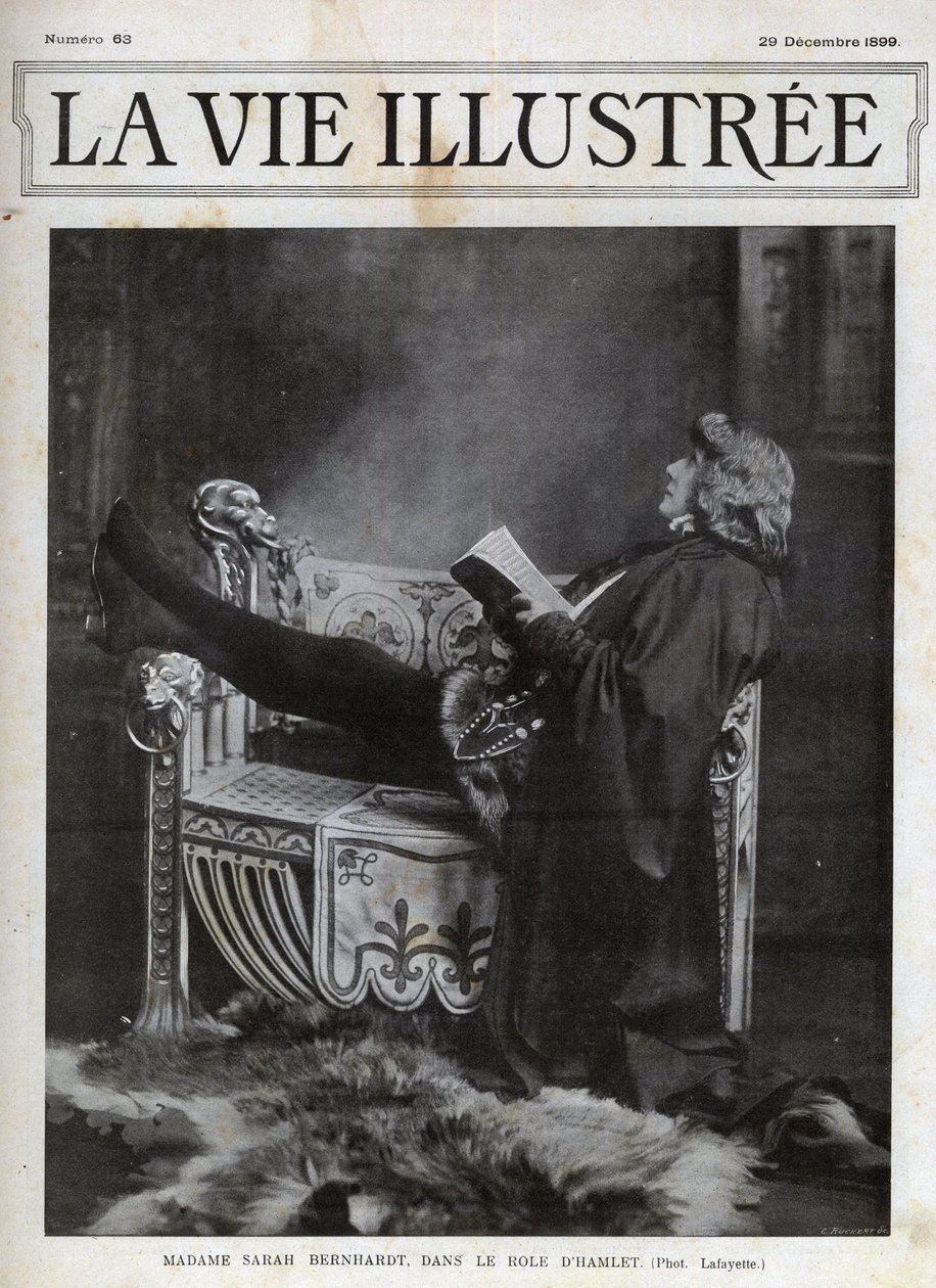 Sarah Bernhardt (1844-1923) Shakespearen Hamletin roolissa - kansi kuvitteellisesta elämästä 1899 tekijältä Unknown photographer