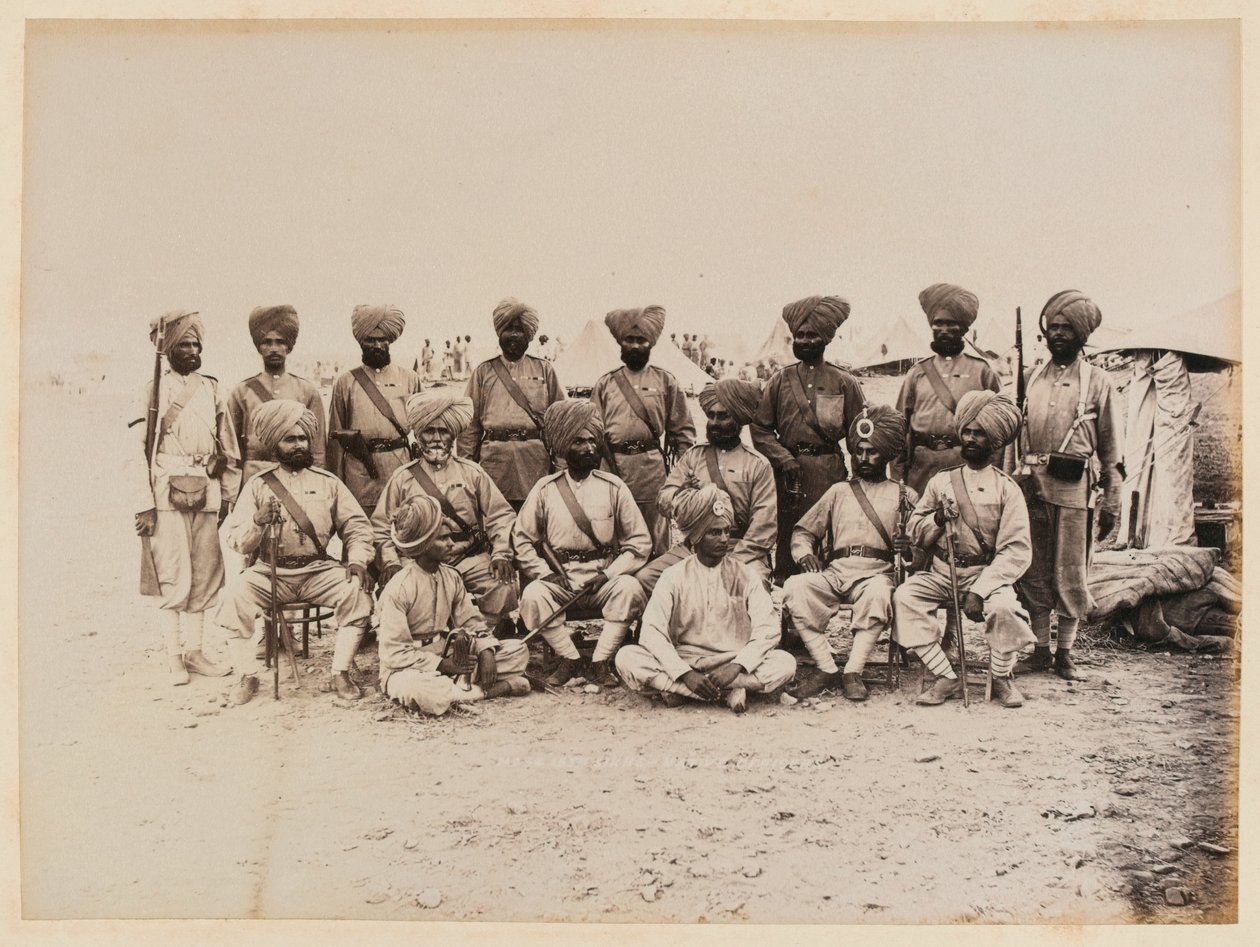 Bengalin syntyperäisen jalkaväen 15. (Ludhiana) rykmentti Sudanin aavikkomaisemassa tekijältä Unknown photographer