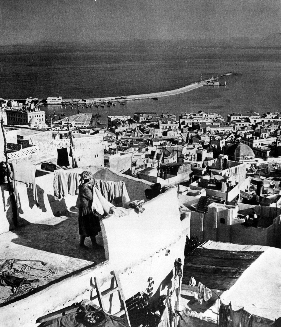 Näkymä satamaan ja Algerin kaupunkiin, sd tekijältä Unknown photographer