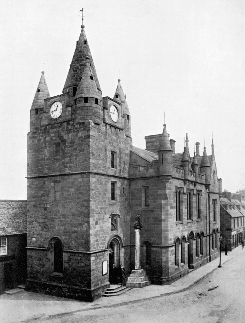 Old Tower, Tain, Ross ja Cromarty, Skotlanti, 1924-1926. tekijältä Valentine and Sons Ltd