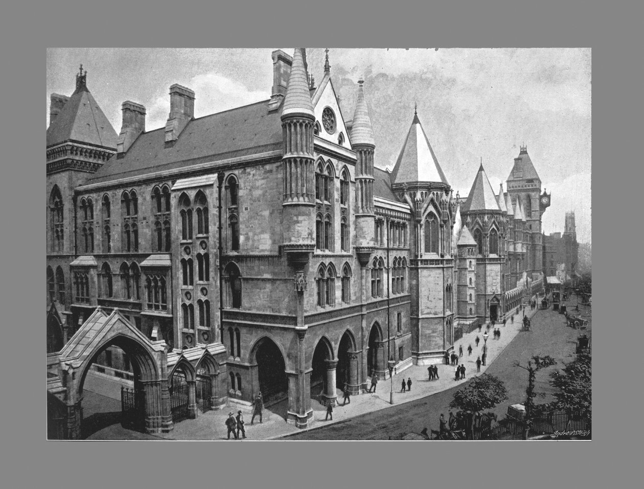 The New Law Courts, Lontoo, c1900 tekijältä Valentine and Sons Publishing Co