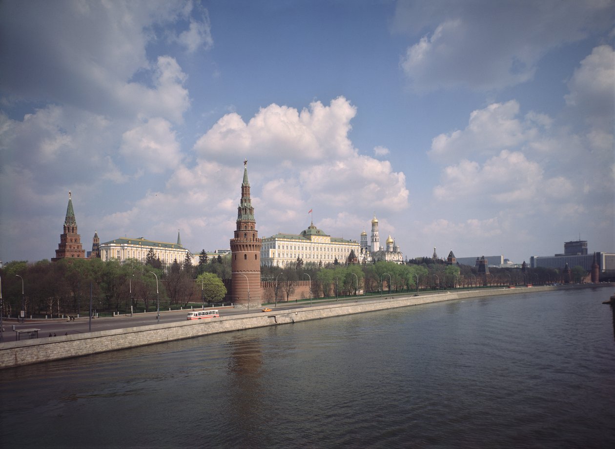 Suuri Kremlin palatsi Moskva-joen varrella, 1767-1775 tekijältä Vasili Ivanovich Bazhenov