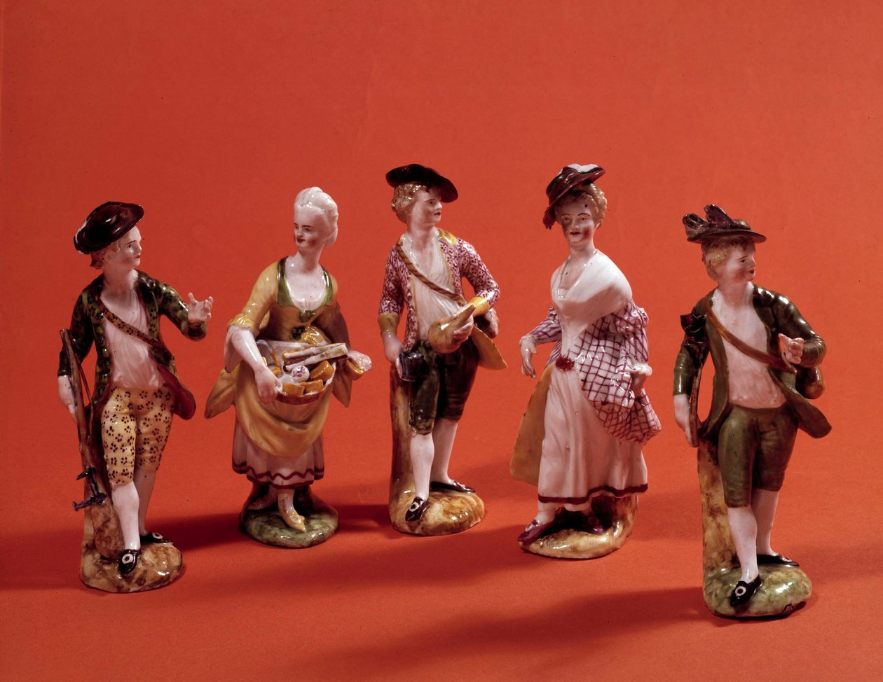 Pienet hahmot (metsästäjä, eläineläin, korkean seurakunnan rouva...) Posliinipatsaat 1700-luvun venetsialaisesta koulusta. Pariisi, koristetaide tekijältä Venetian School