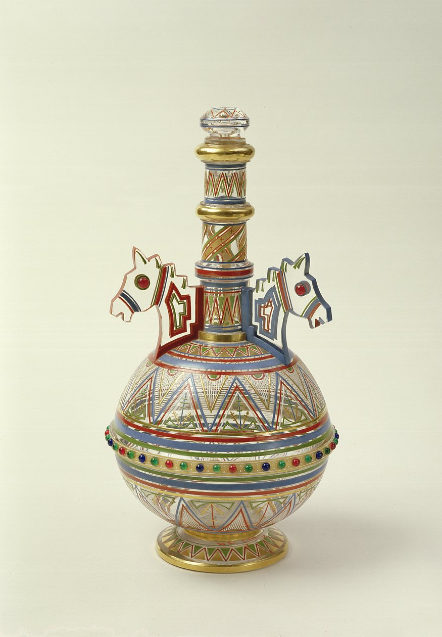 Karahvi Imperial Glass Manufactorysta, n. 1870-1873 (lasi, kultaus ja emali) tekijältä Viktor Aleksandrovich Gartman