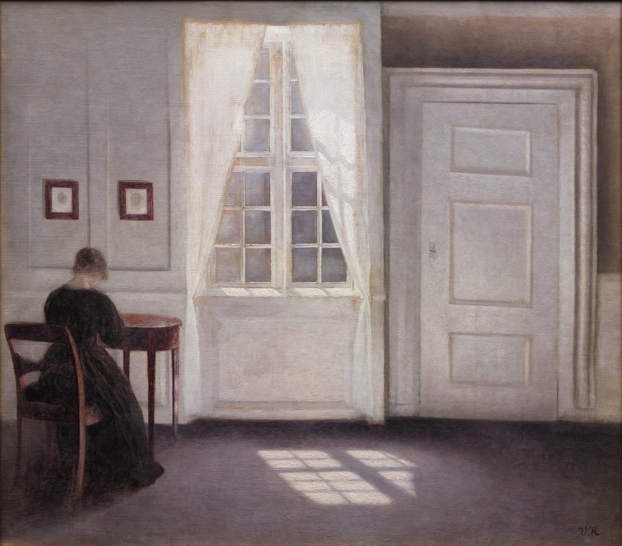 Strandgaden sisätila, auringonvaloa lattialla tekijältä Vilhelm Hammershøi