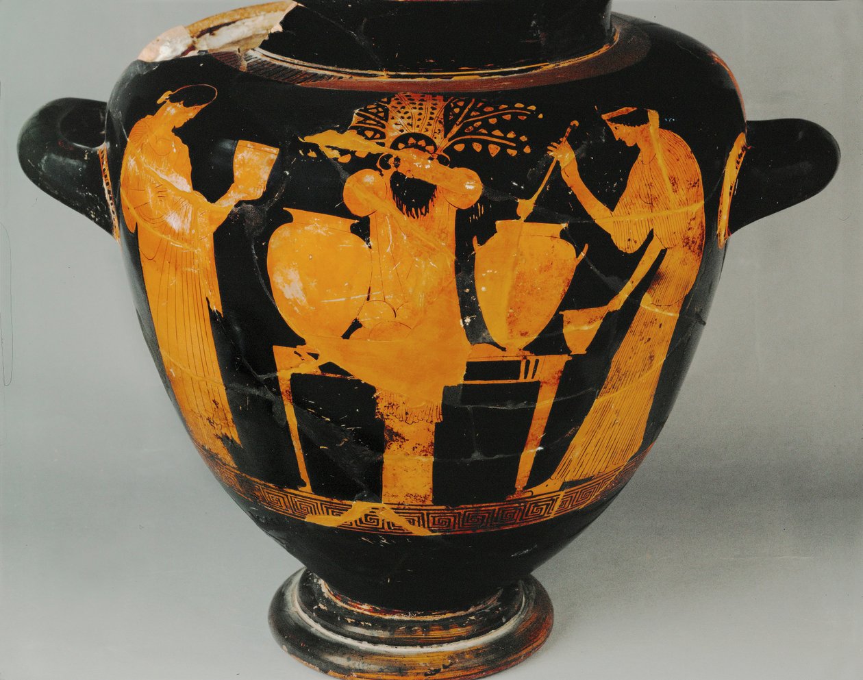 Dionysos-festivaali, kaksi naispuolista akolyytiä, Dionysos keskellä ... tekijältä Villa Giulia Painter