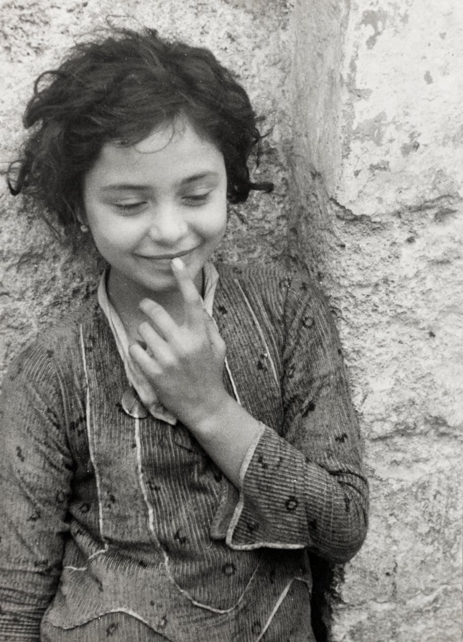 Lapsen muotokuva Egeanmeren risteily - Zara, Ateena, Rodos ja Tripoli -albumista, toukokuu 1934 (s/w-kuva). tekijältä Vincenzo Balocchi