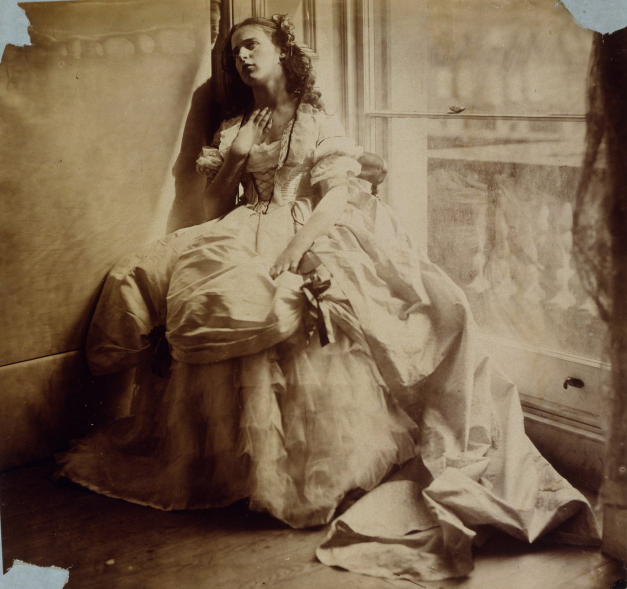 Tutkimus ikkunan ääressä istuvasta tytöstä, n. 1855-1865 tekijältä Viscountess Hawarden