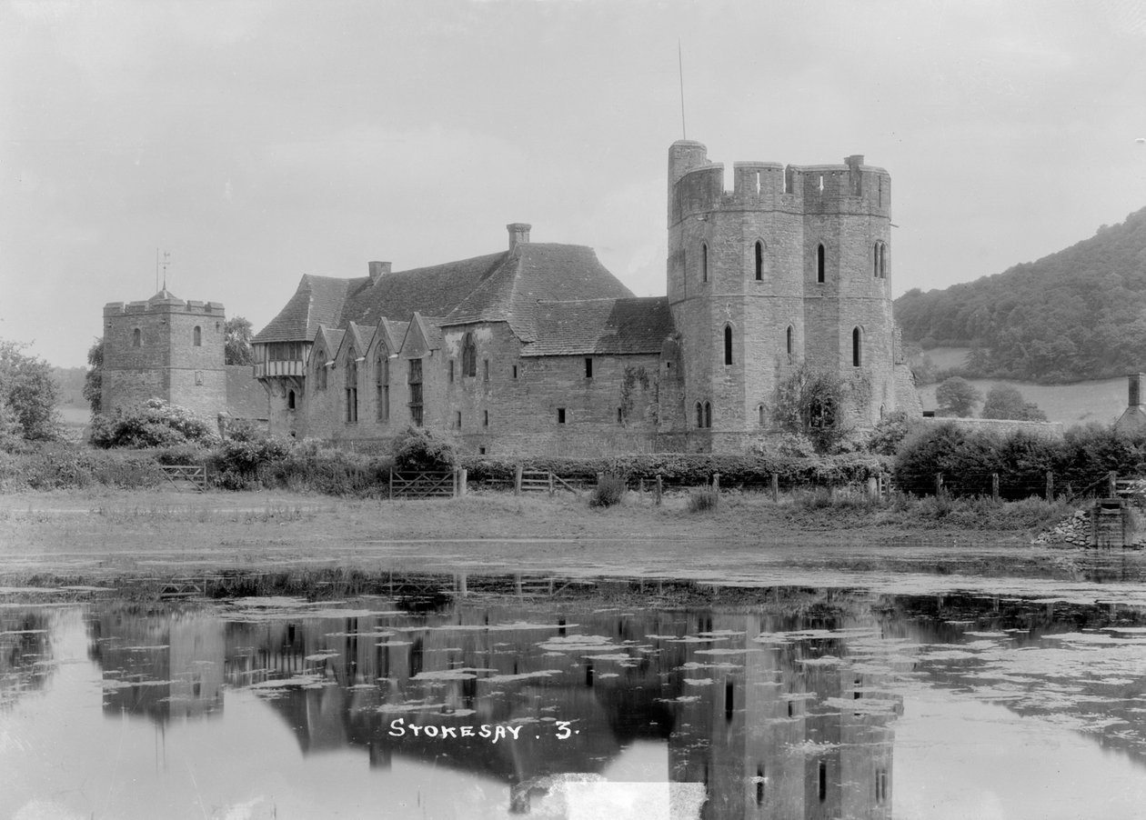 Stokesayn linna, Shropshire, vuodelta 1930 tekijältä WA Call