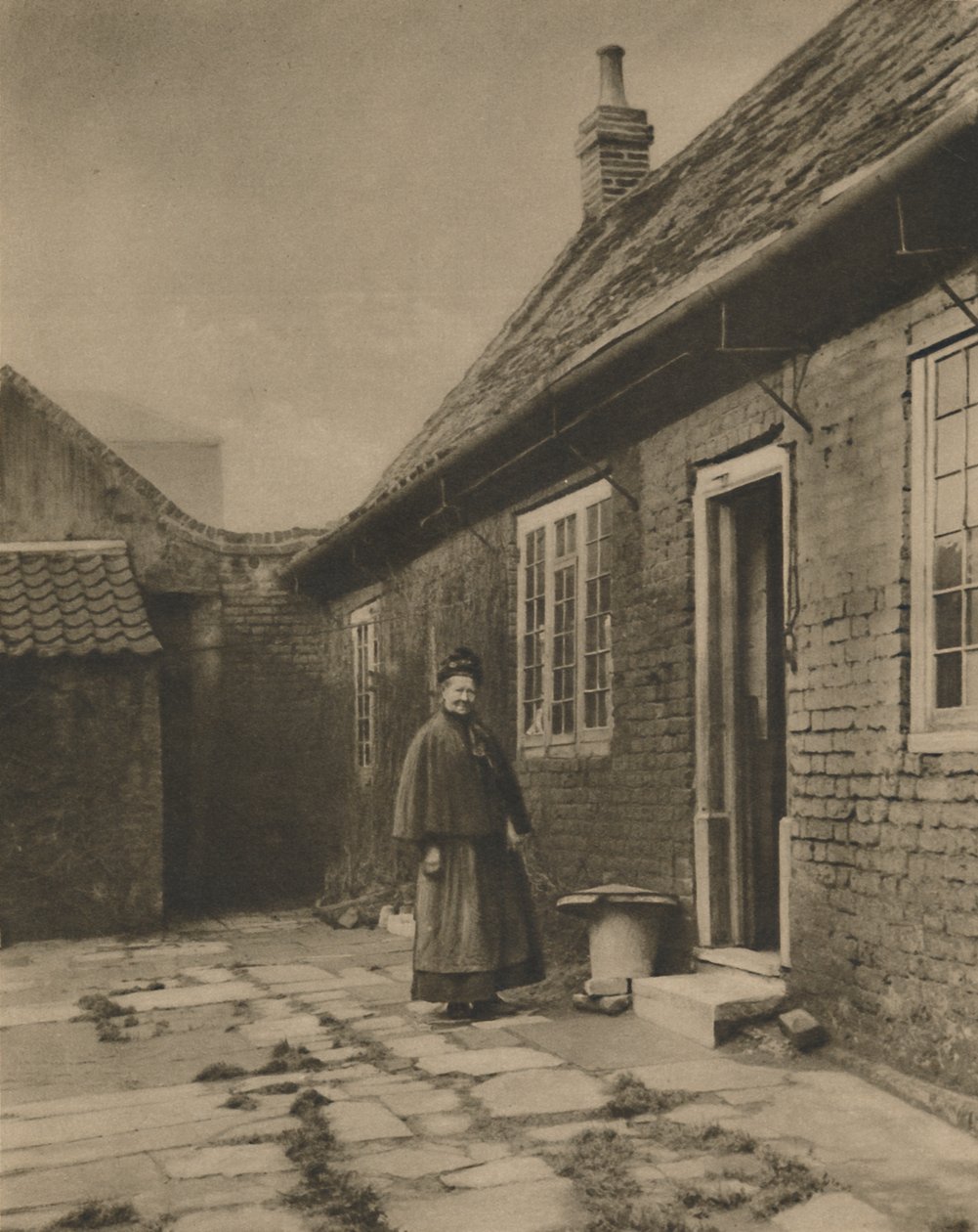 Poppelialmutalot perustettiin 1700-luvulla, 1926, n. 1935. tekijältä W. Whiffin