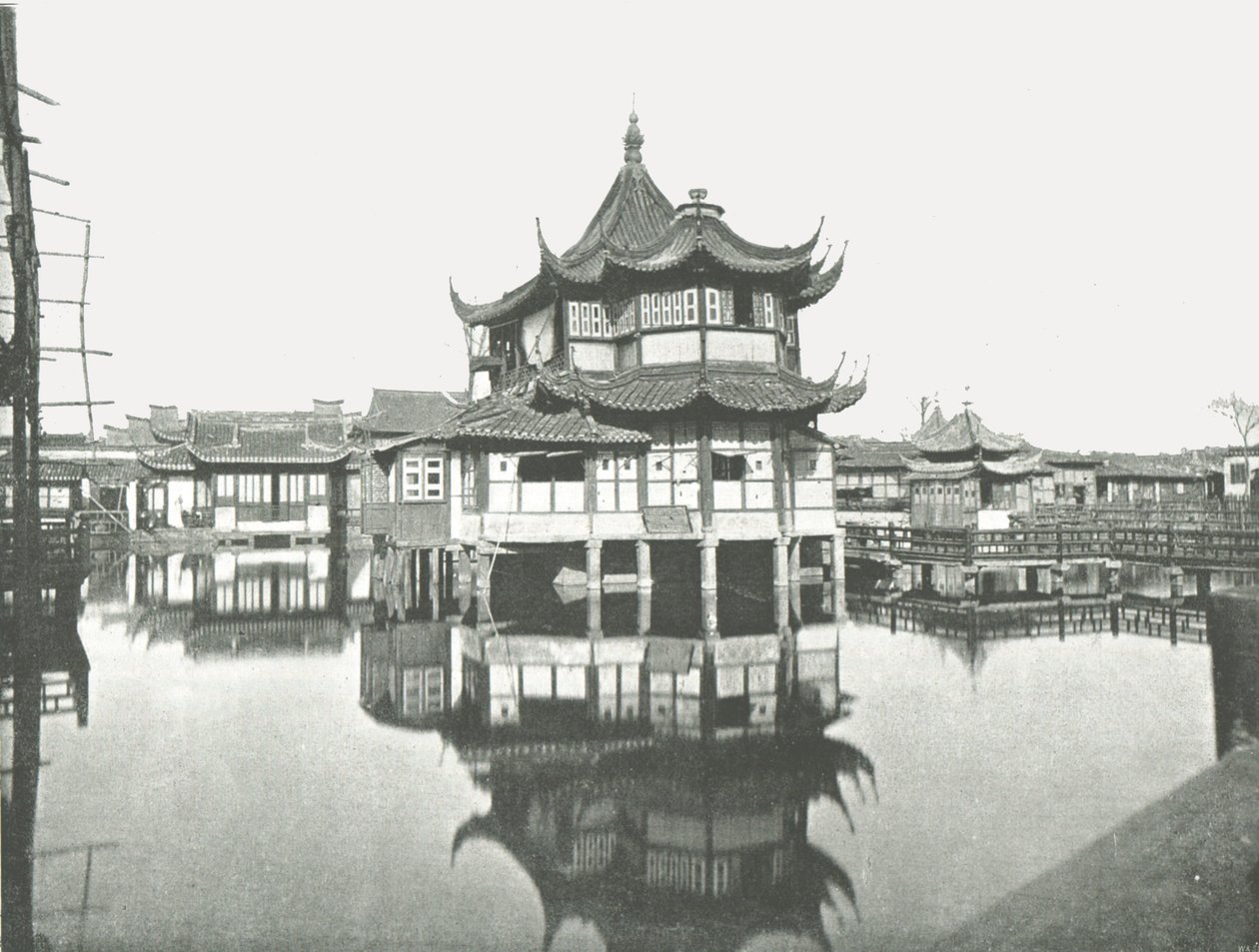 Yksi julkisista teepuutarhoista, Shanghai, Kiina, 1895. tekijältä W and S Ltd
