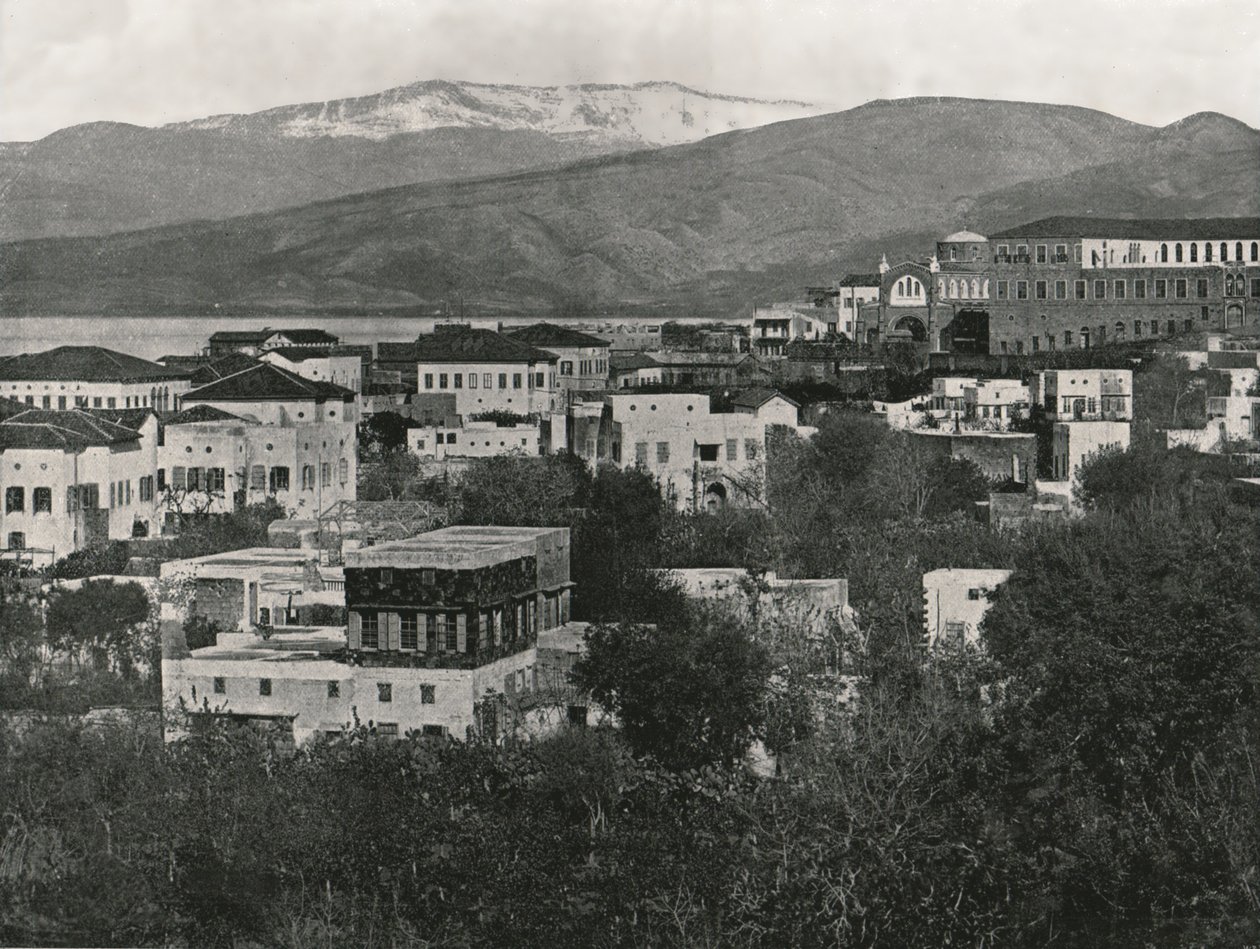 Näkymä kaupunkiin Libanon-vuorella, Beirut, 1895. tekijältä W and S Ltd