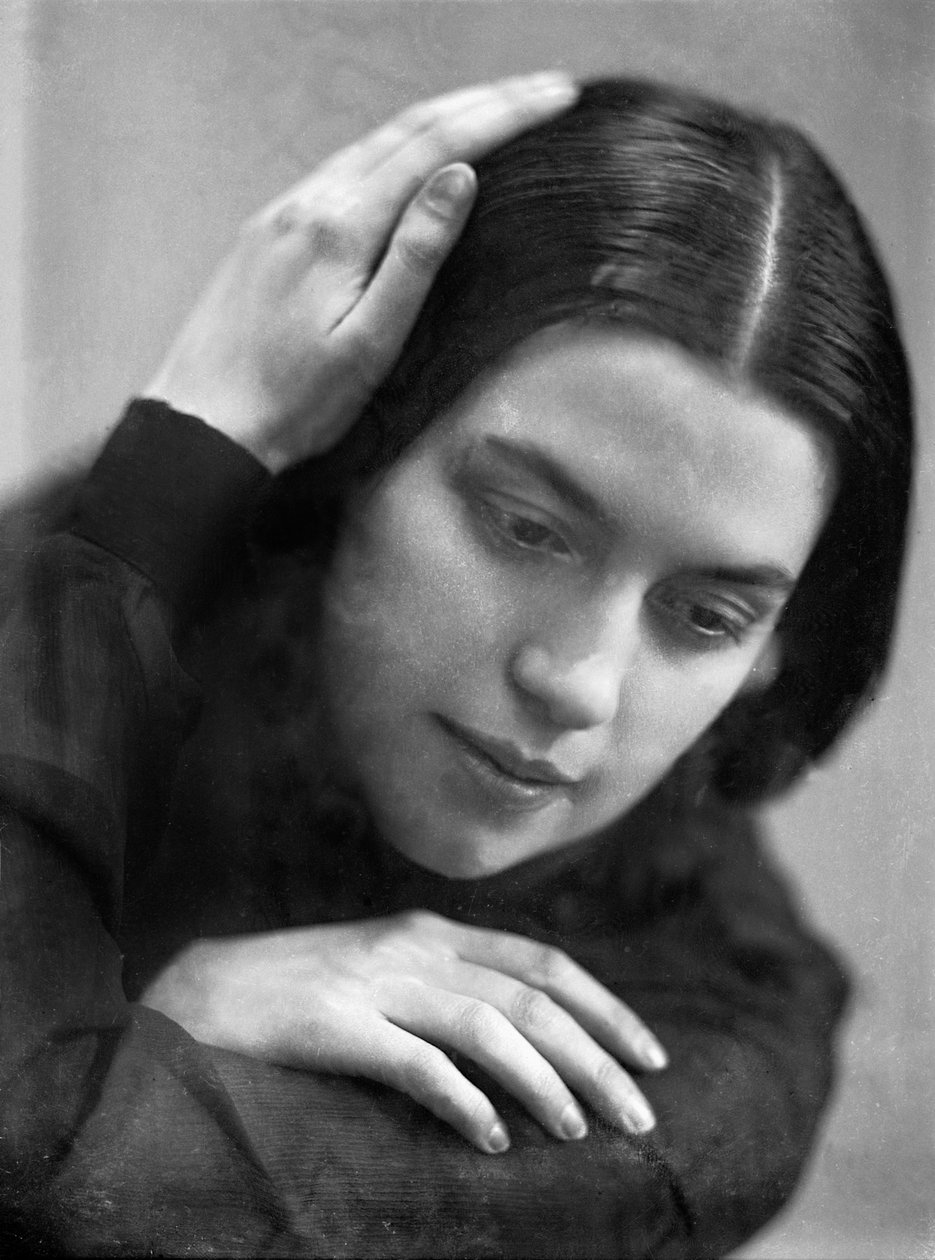 Muotokuva Anita Pittonista, noin 1940 (s/w-kuva). tekijältä Wanda Wulz