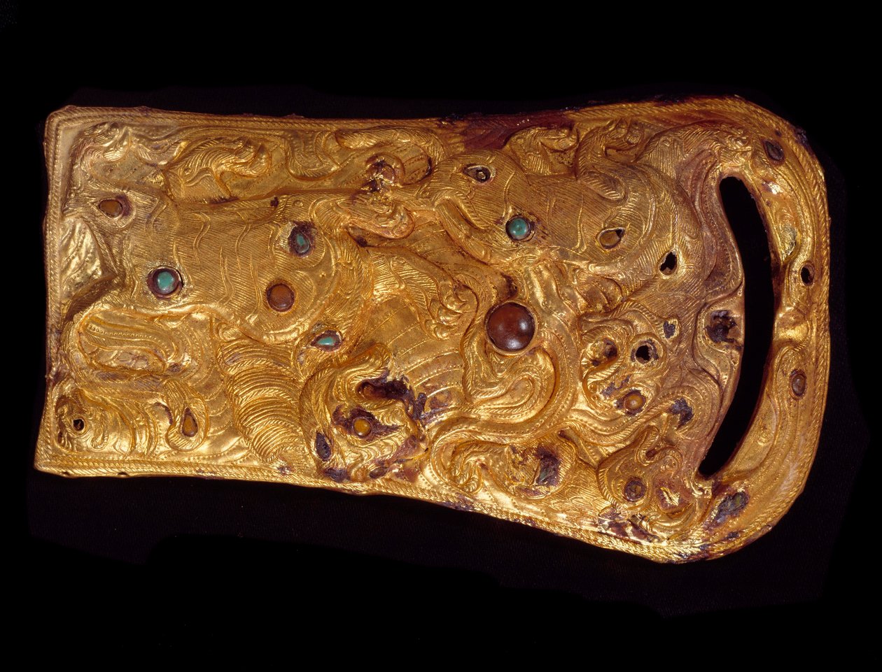 Kiinalainen taide: kultainen jalokivillä upotettu vyön solki. Länsi-Han-dynastia (206 eKr.-25 jKr.). Pariisi, Cernuschi-museo tekijältä Western Han Dynasty Chinese School