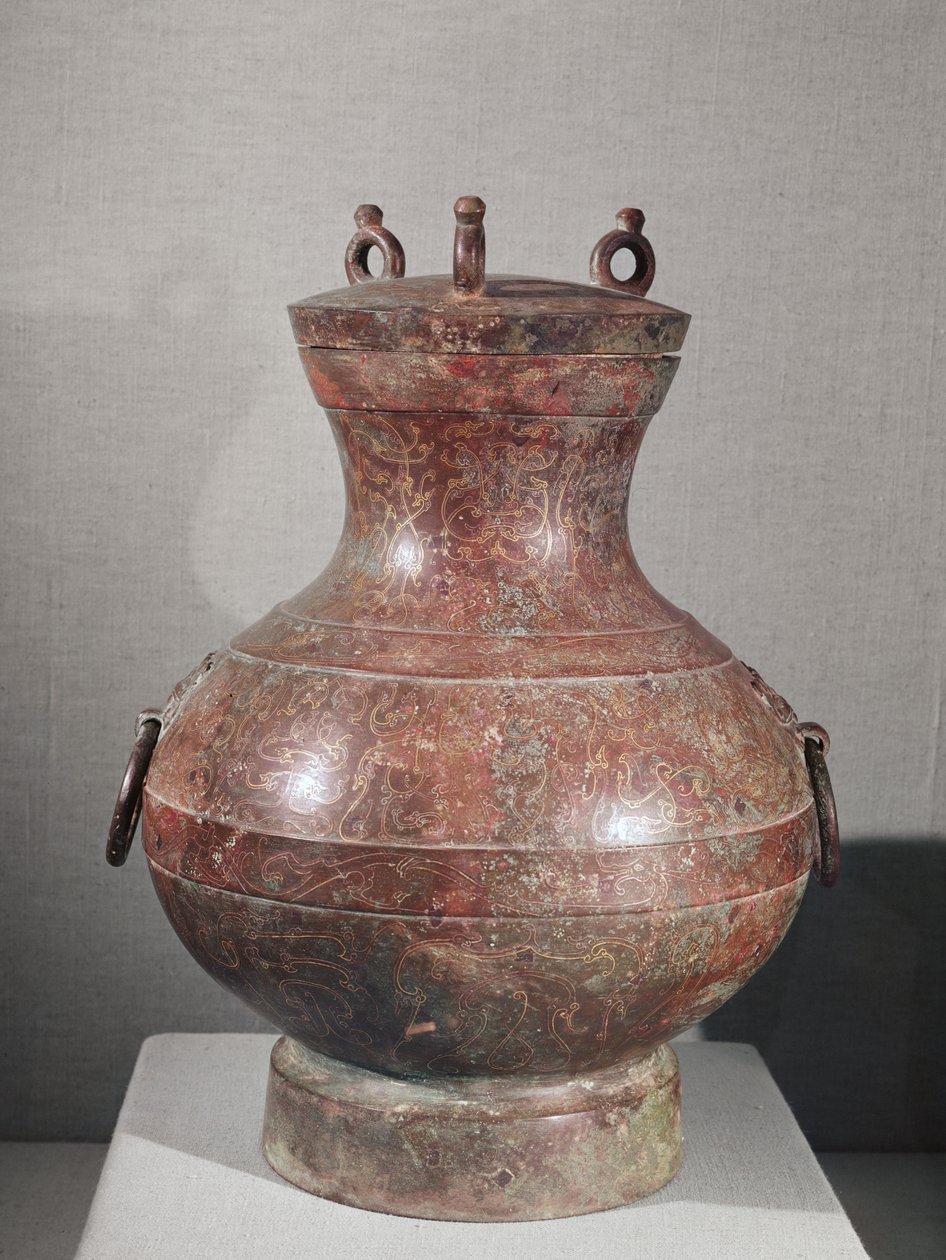 Alus prinssi Liu Shangin haudalta (kullalla ja hopealla upotettu pronssi) tekijältä Western Han Dynasty Chinese School