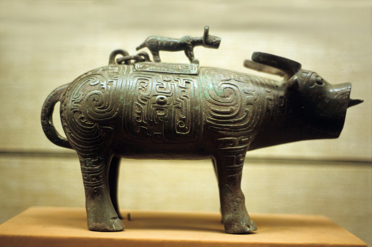 Härän muotoinen viinimaljakko, jonka päällä on tiikeri tekijältä Western Zhou Dynasty Chinese School