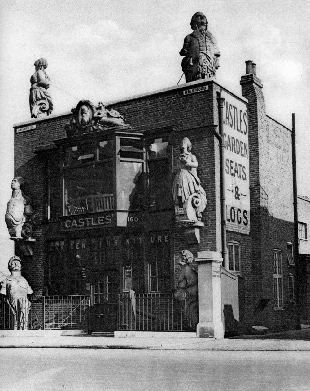Vanhojen taistelulaivojen hahmot, Grosvenor Road, Lontoo, 1926-1927. tekijältä Whiffin