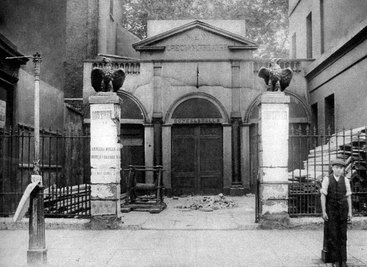 Kreikkalainen teatteri Hoxtonin rajoilla Lontoossa, 1926-1927. tekijältä Whiffin