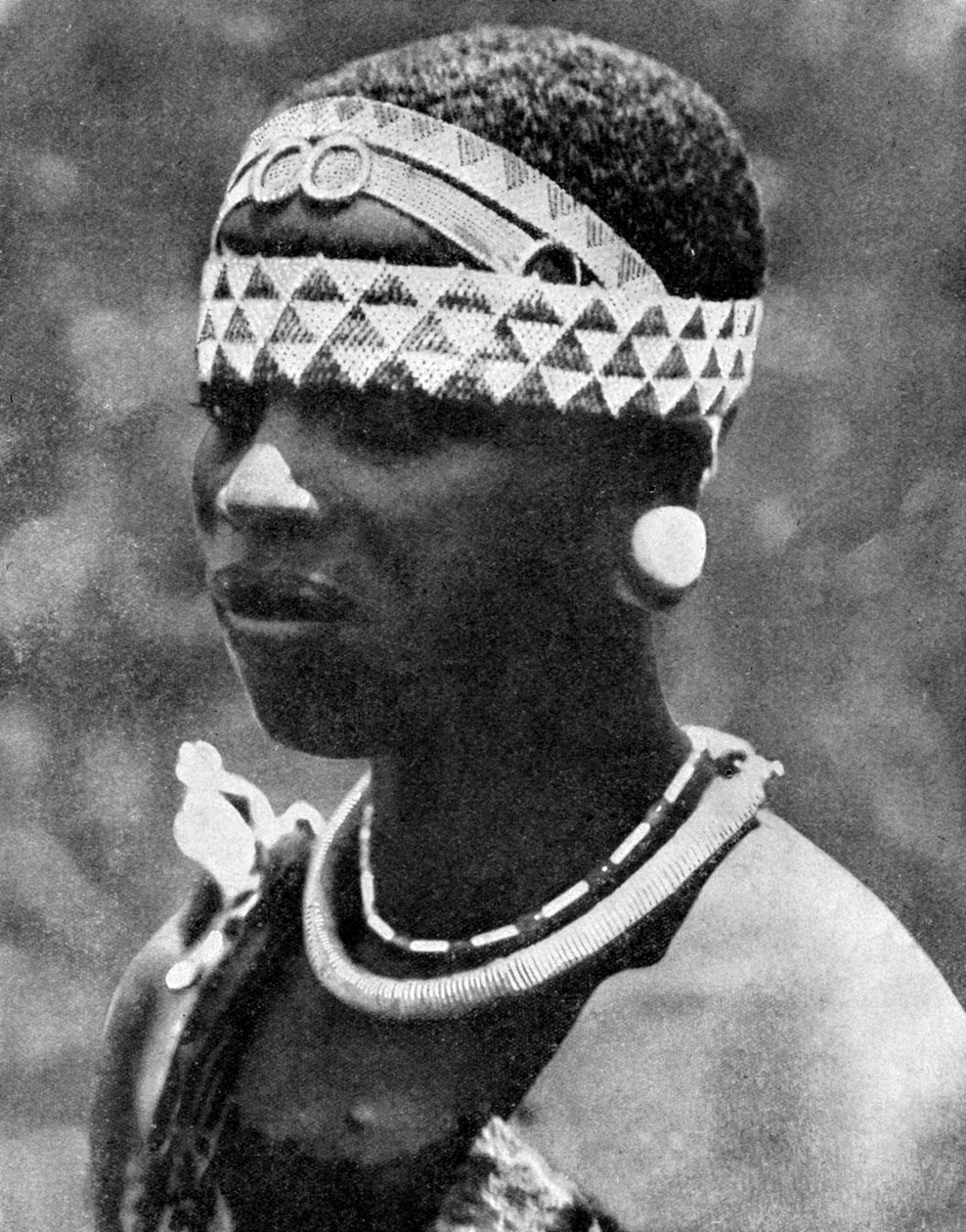 Angoni-päällikön vaimo, Mosambik, Afrikka, 1936. tekijältä Wide World Photos