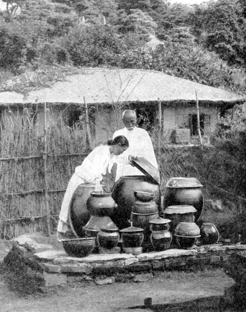 Korean valkopukuiset asukkaat, 1936. tekijältä Wide World Photos