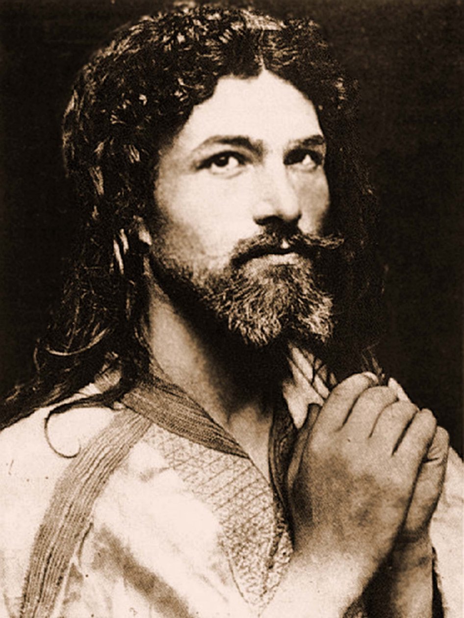 Omakuva paroni Wilhelm von Gloedenista (1856-1931) Jeesuksena Kristuksena, n. 1890 (seepiakuva). tekijältä Baron Wilhelm von Gloeden