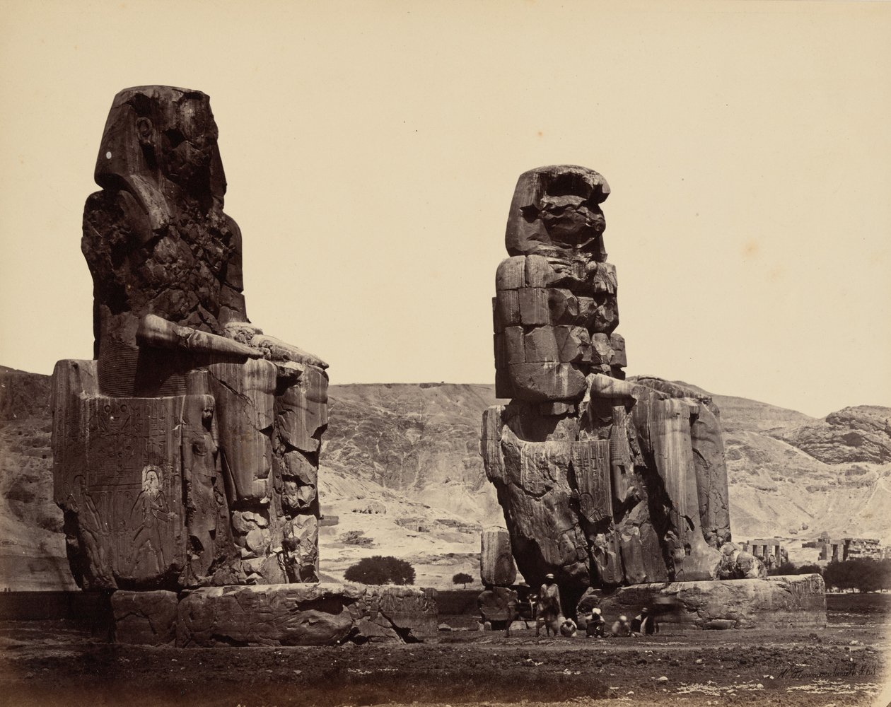 Memnonin kolossit Thebassa, noin 1859 (kuva). tekijältä Wilhelm Hammerschmidt