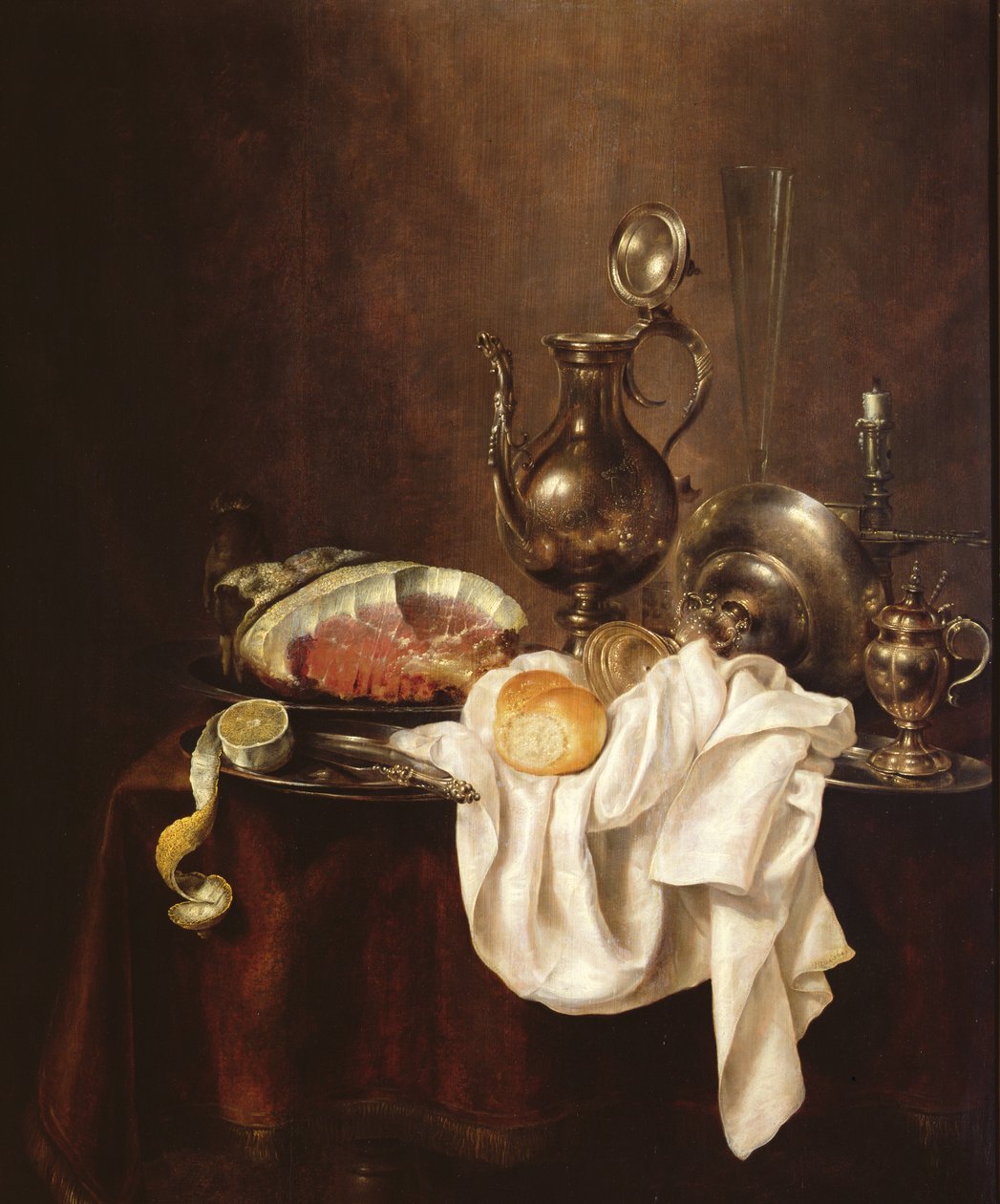 Kinkun asetelma ja hopealautanen tekijältä Willem Claesz. Heda