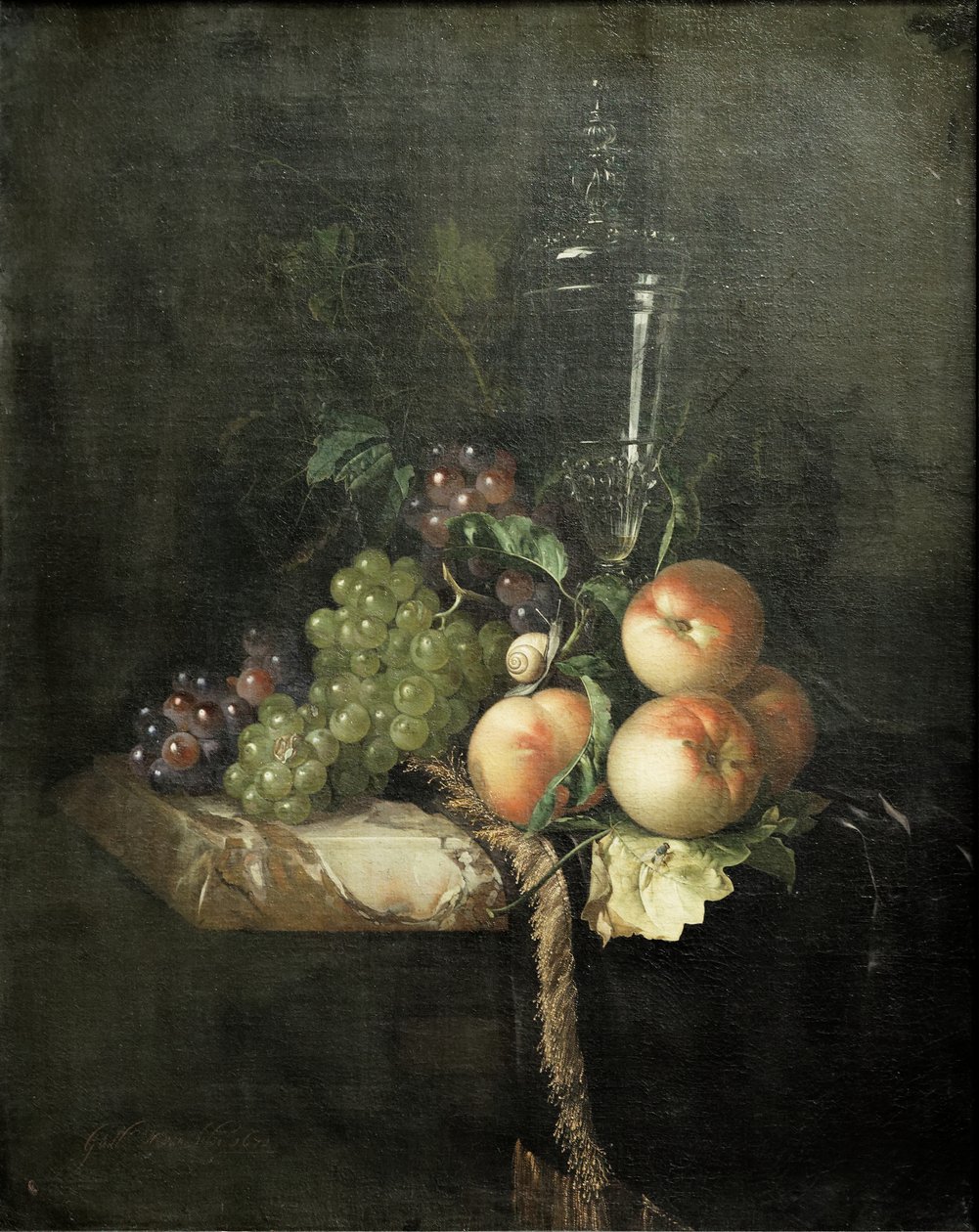 Viinirypäleet, persikat ja iso lasi tekijältä Willem van Aelst