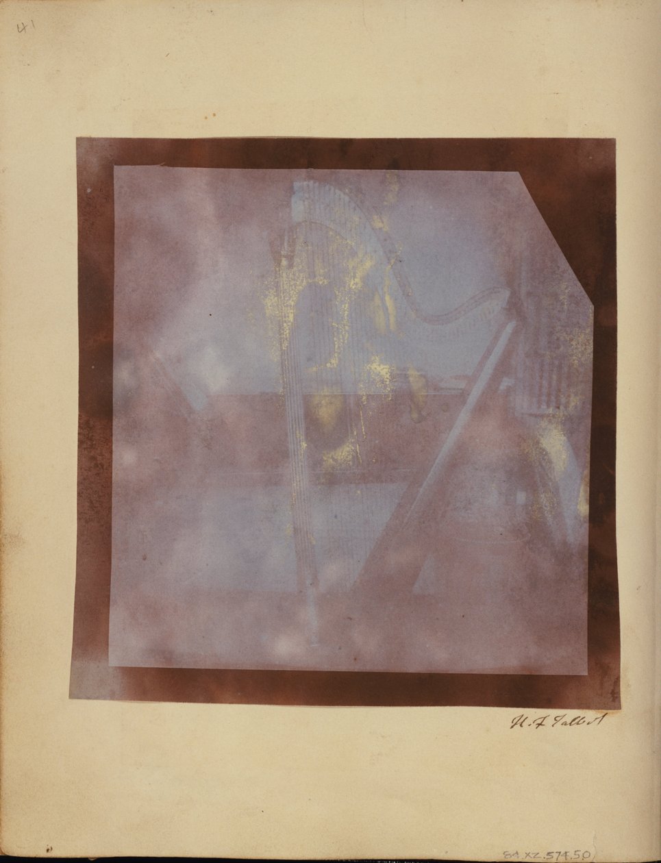 (Amelinas Harp kirjastossa, Lacockin luostari) tekijältä William Henry Fox Talbot