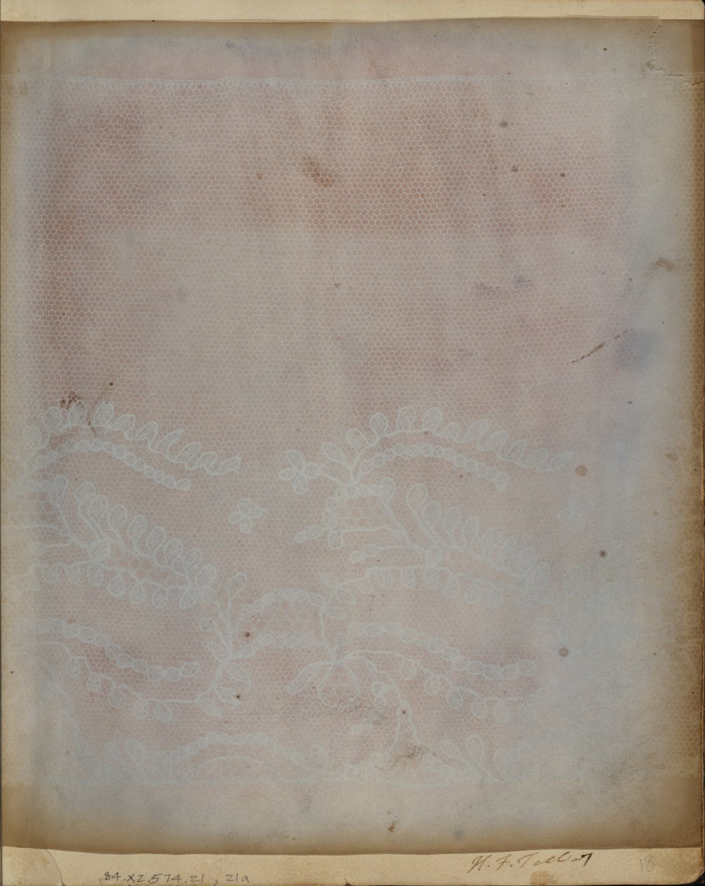 Valokuvauspiirros pitsiosasta. tekijältä William Henry Fox Talbot
