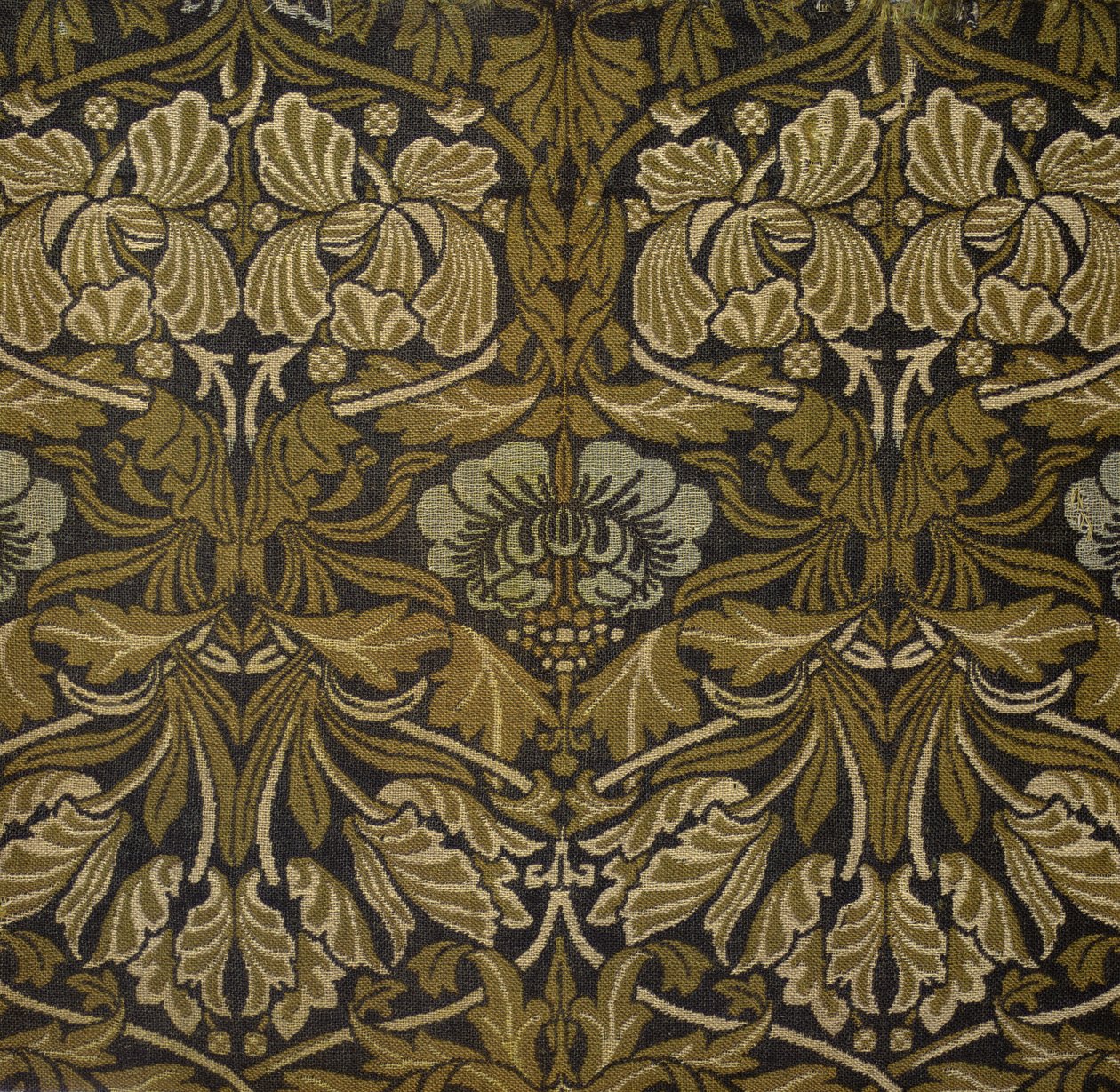 Yksityiskohta verhosta, tulppaani- ja ruusukuvio (puuvillaa) tekijältä William Morris