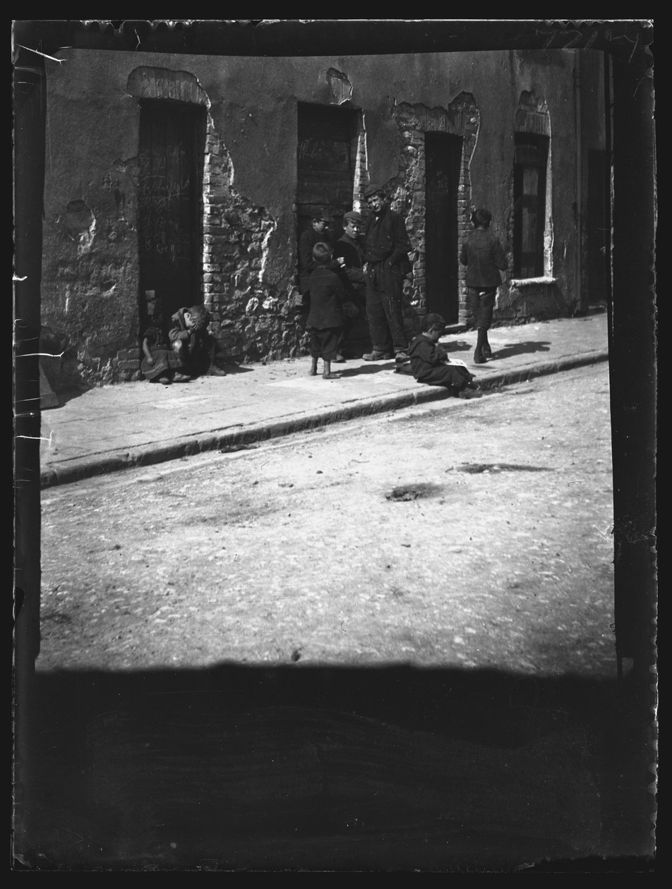 Halket Street, Cardiff, 1892. tekijältä William Booth