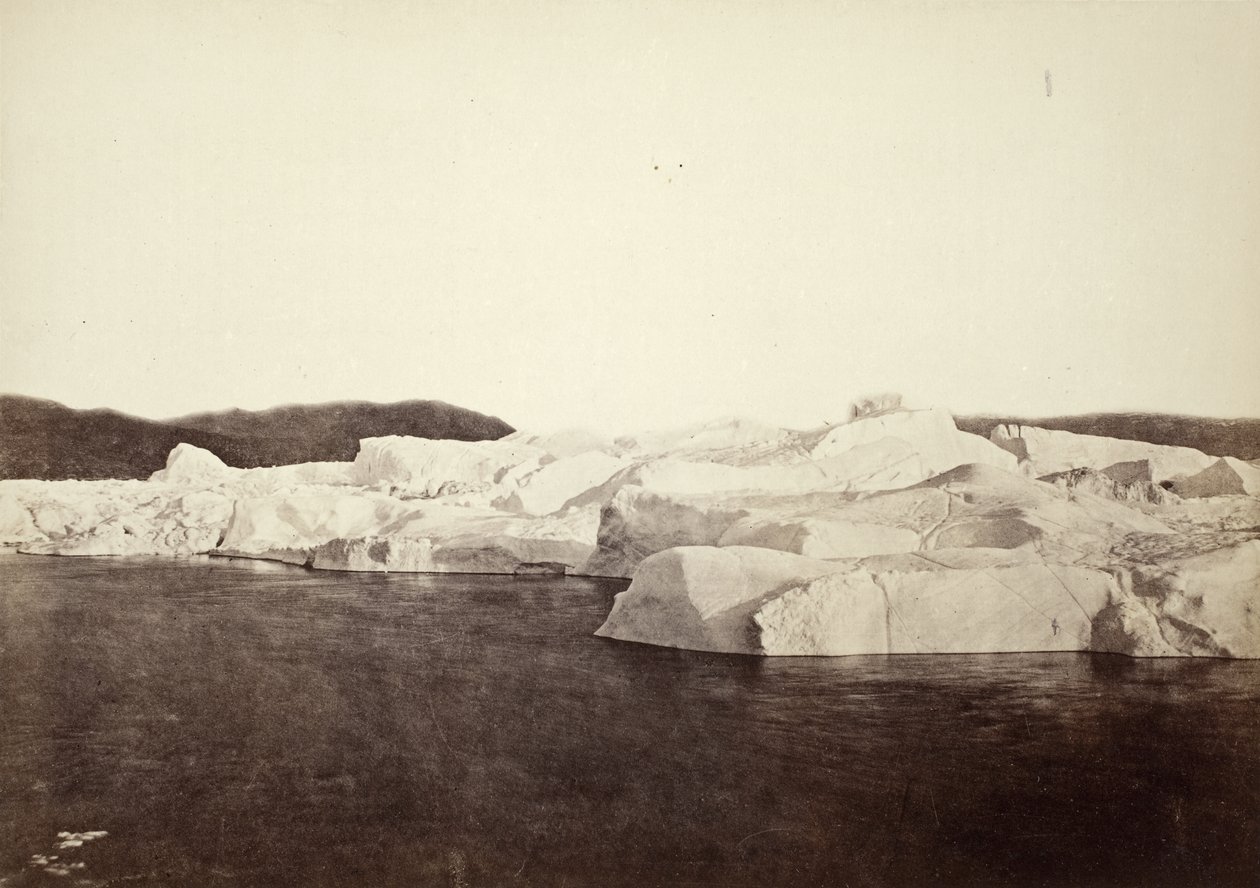 Jäävuorten saartama rannikko Julianes Haabin lähellä (#122) tekijältä William Bradford