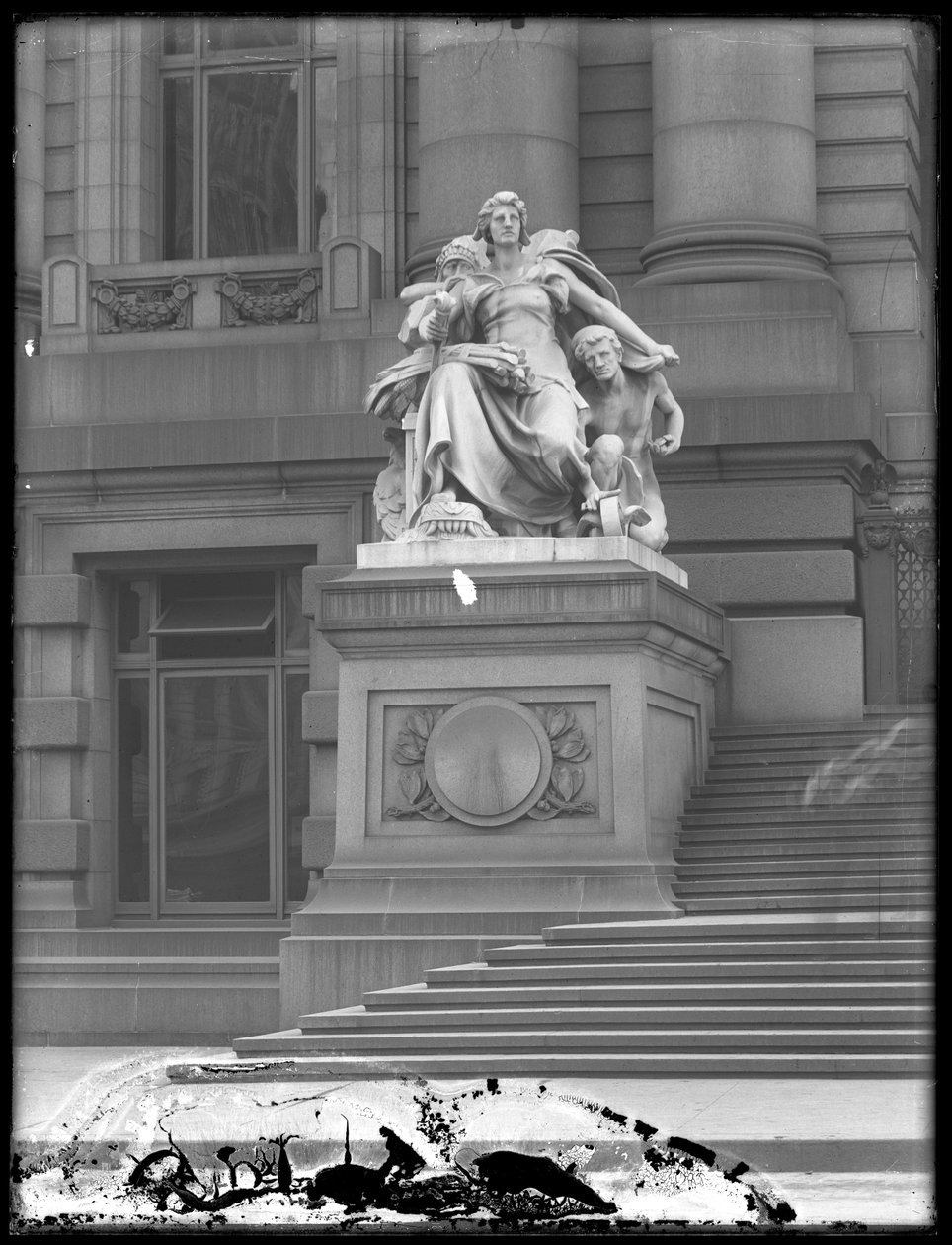 Amerikka-patsas Custom Housen ulkopuolella, New York City, n. 1912 tekijältä William Davis Hassler