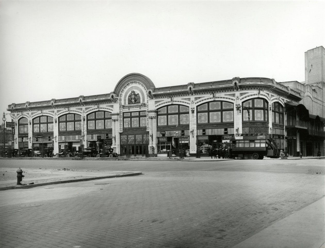 Audubon Ballroom, 165th Street ja Broadway, n. 1910-21 tekijältä William Davis Hassler
