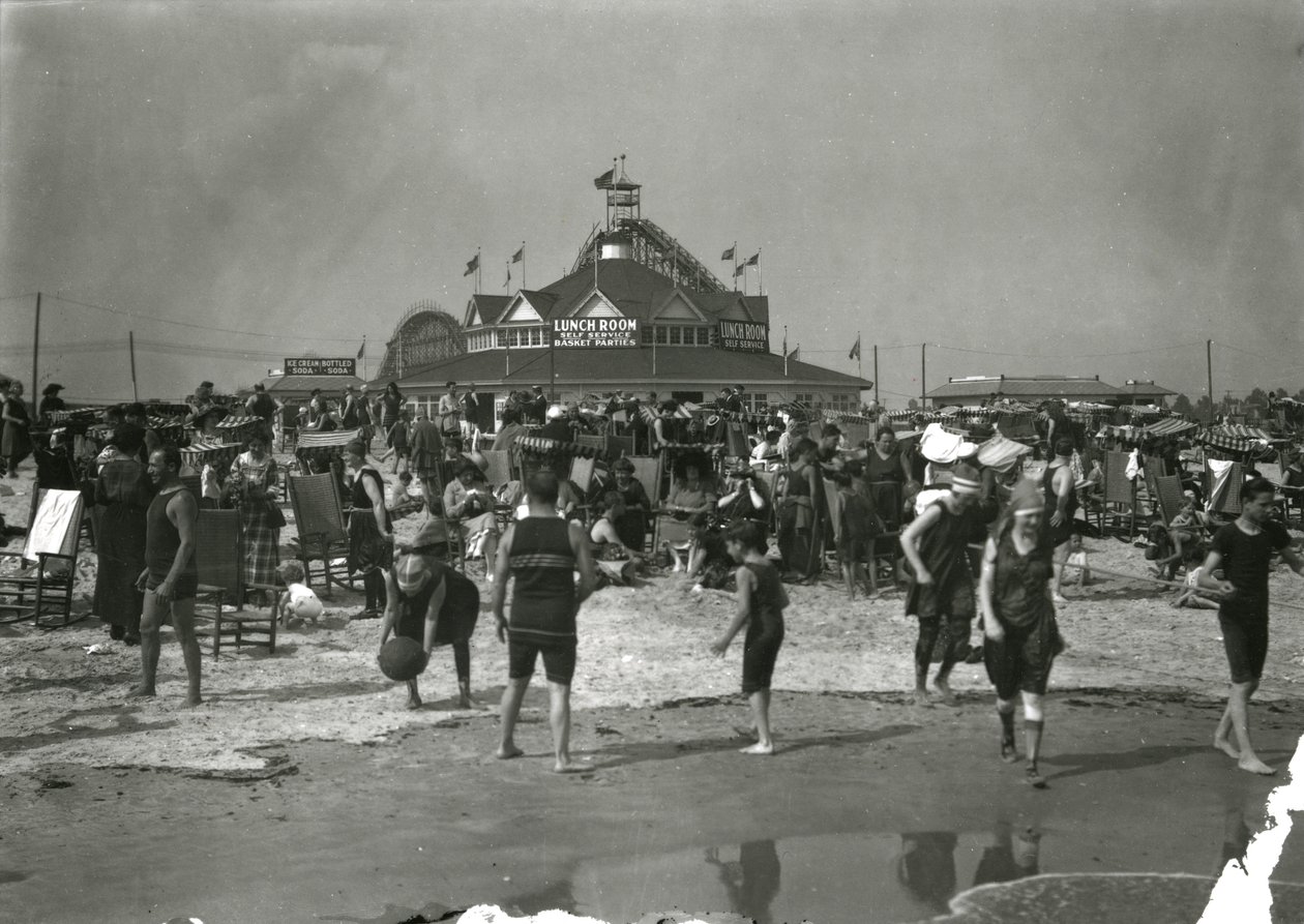 Rantakuva, Coney Island, n.1910-21 tekijältä William Davis Hassler