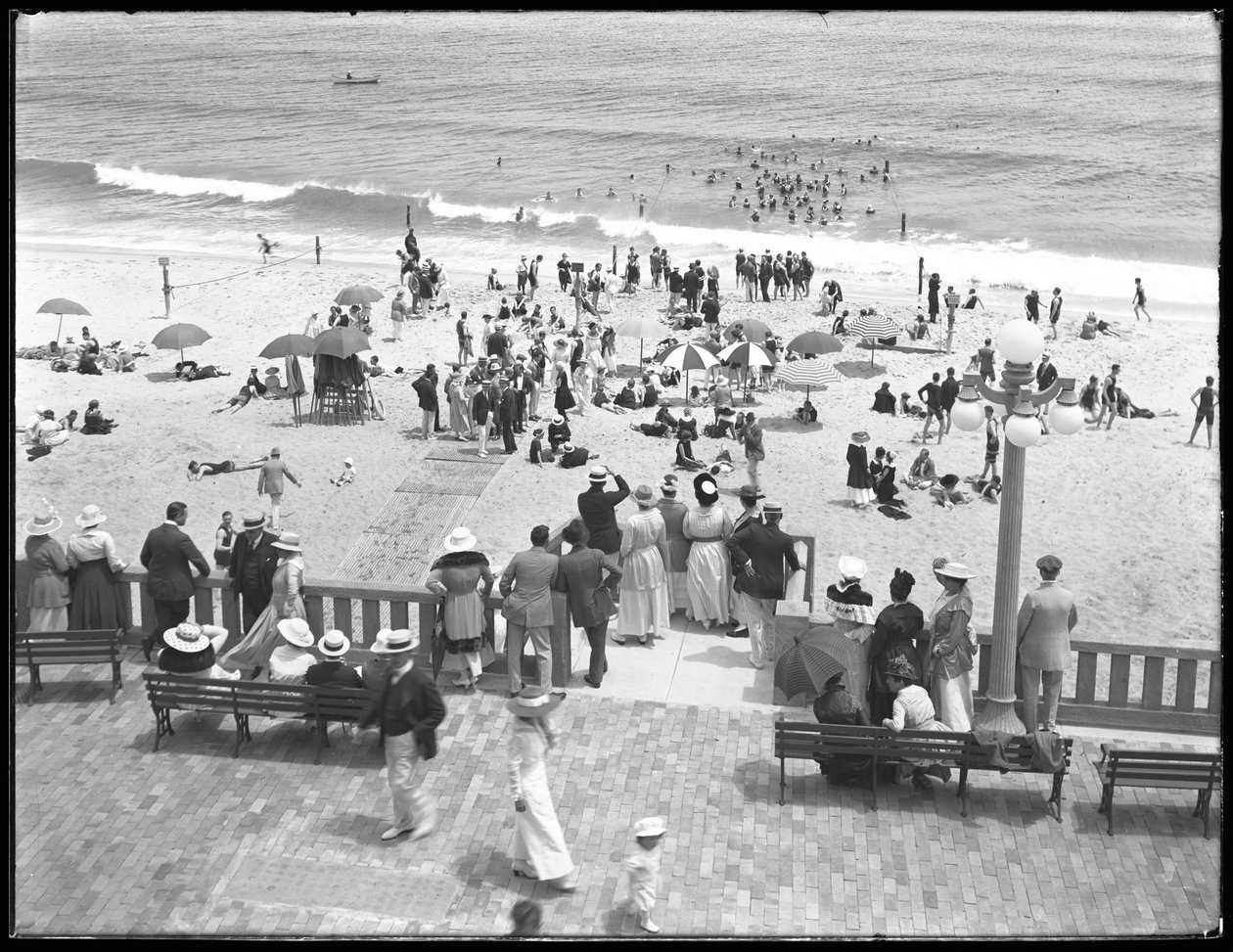 Beachgoers and uimarit, Deal, New Jersey, heinäkuu 1916 tekijältä William Davis Hassler