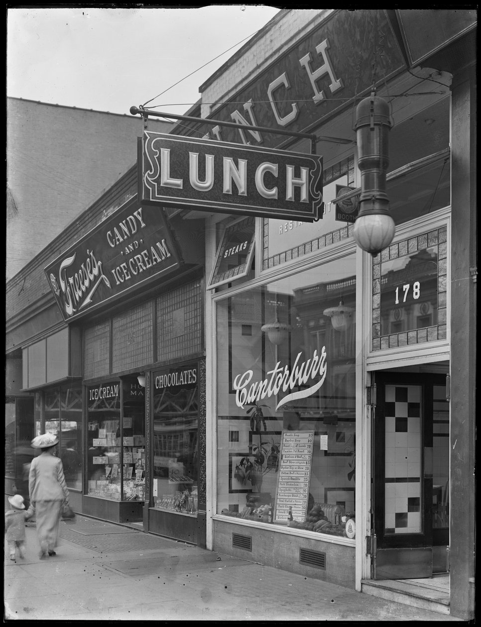 Canterbury Lunch -kyltti osoitteessa 202 (tai 178) E. 125th Street, New York City, 2. toukokuuta 1916 tekijältä William Davis Hassler