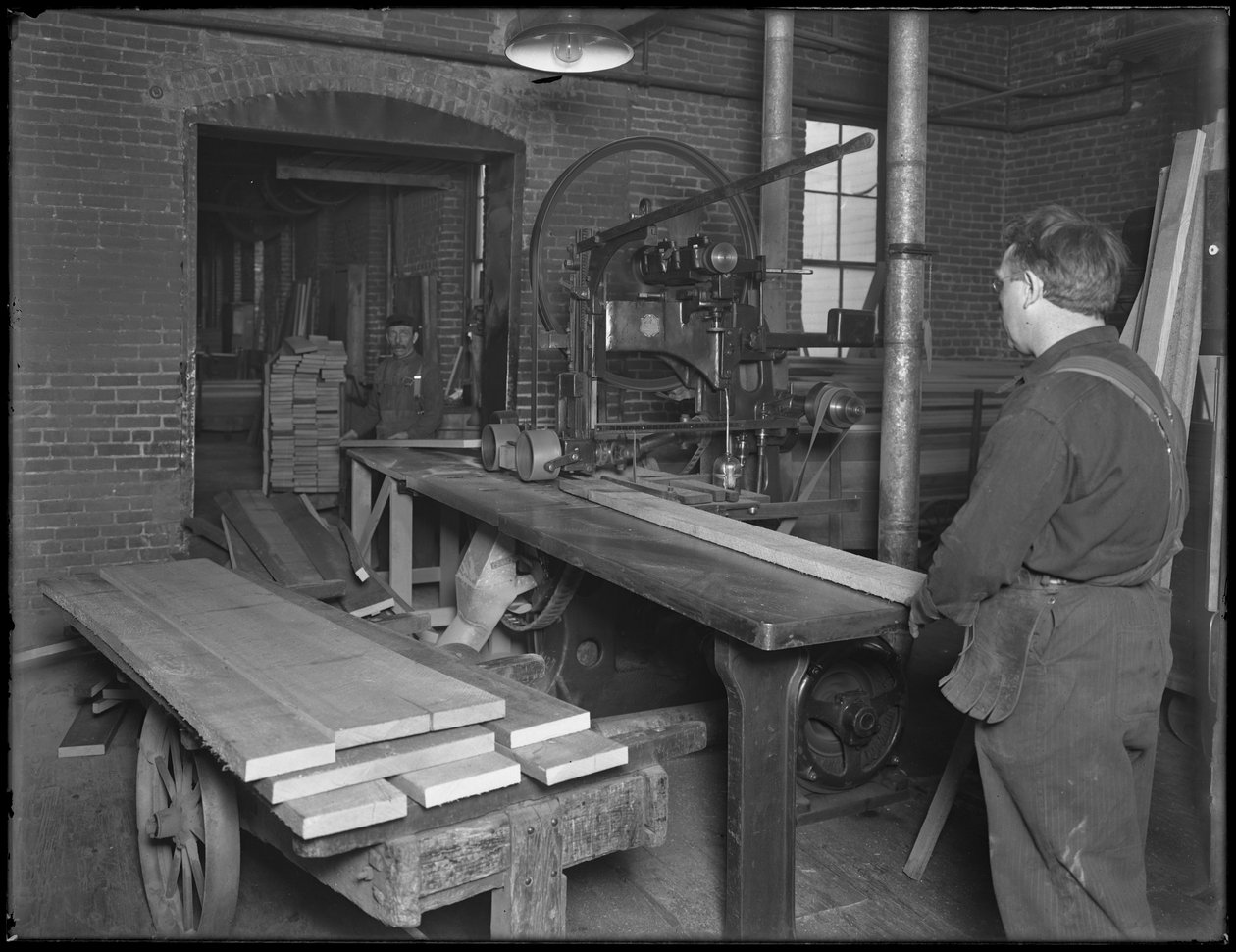 Arkkujen valmistukseen tarkoitettu särmäyspuutavara, Oneida, New York, 3. huhtikuuta 1916 tekijältä William Davis Hassler