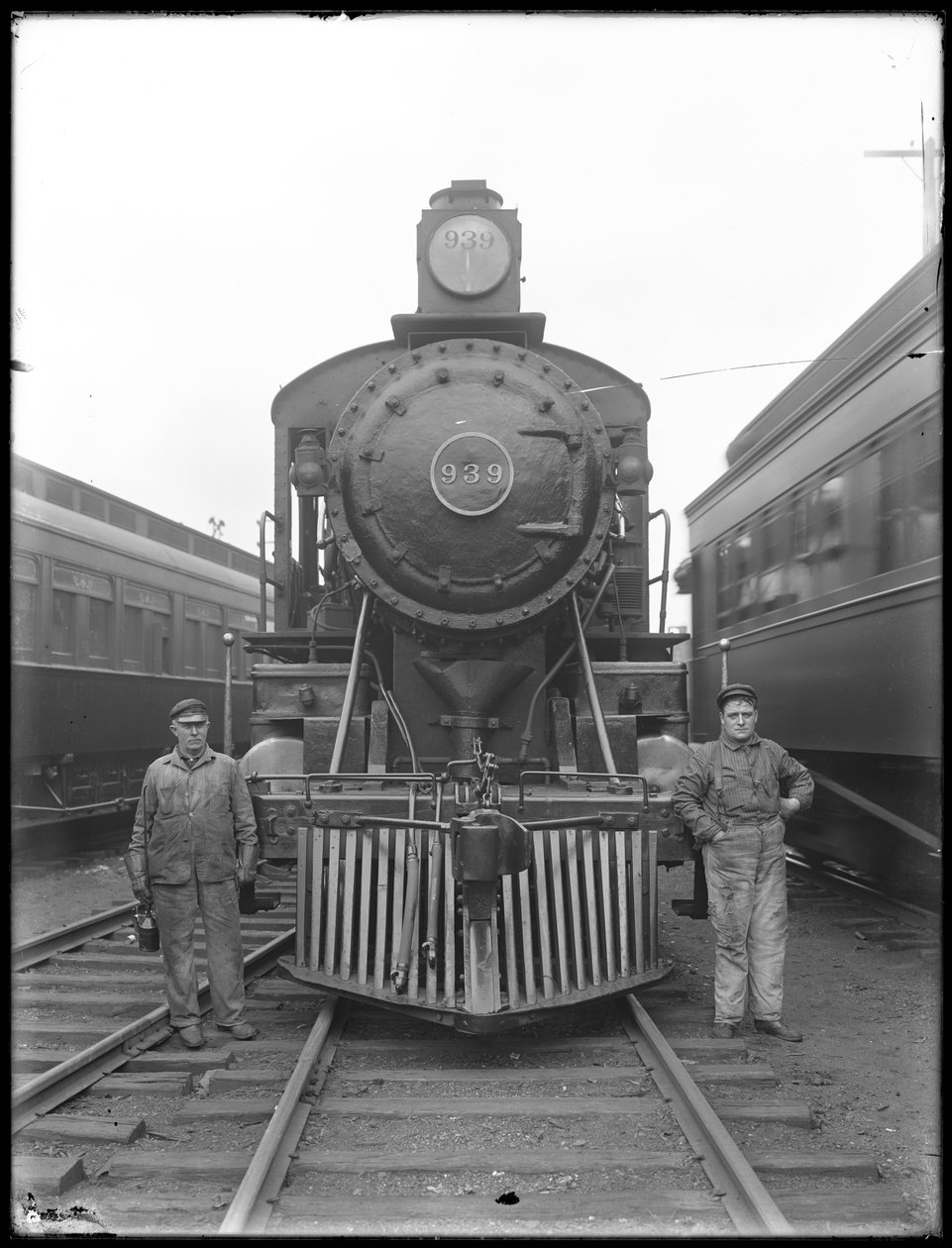Erie Railroad -veturi, vastakkain, n. 1911-12 tekijältä William Davis Hassler