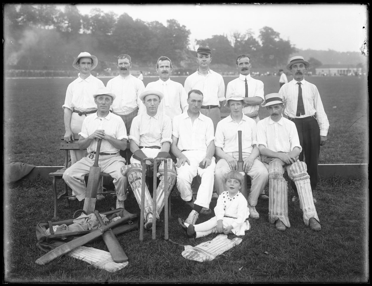 Holdsport Cricket Clubin ryhmäkuva, n. 1911-1912 tekijältä William Davis Hassler