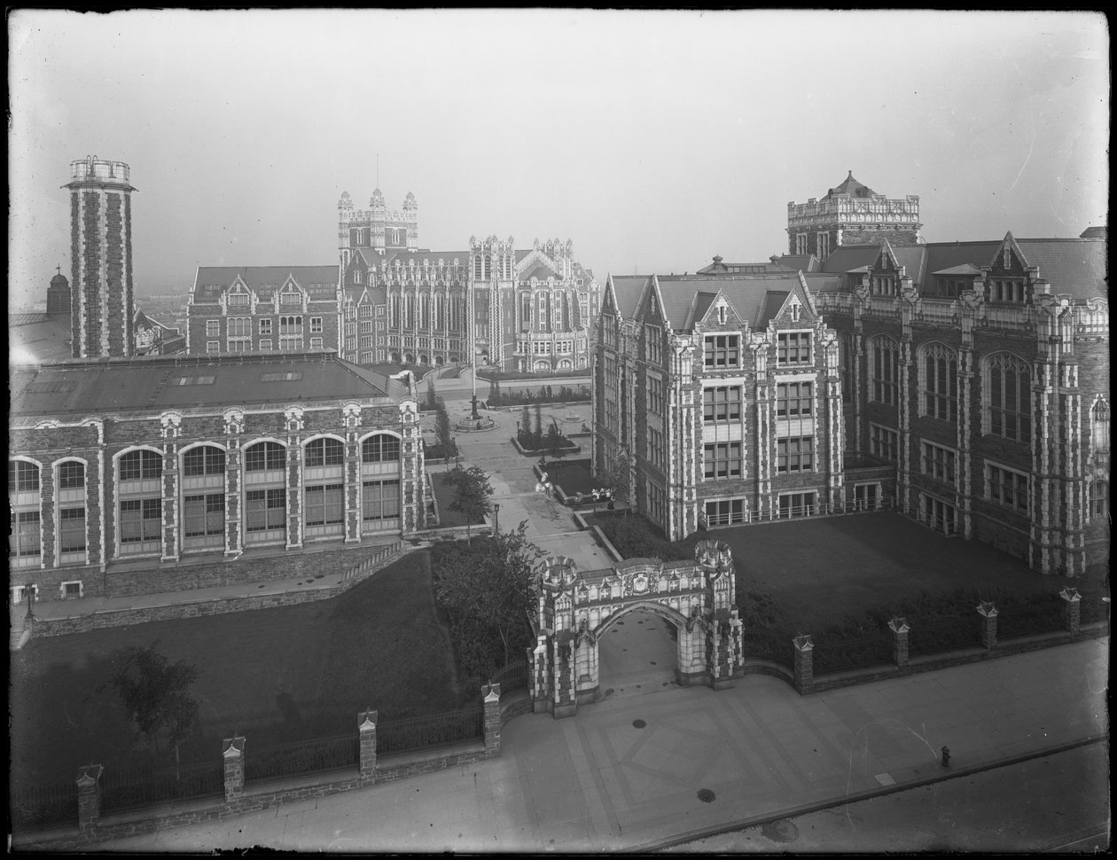 Korkeakulmanäkymä City College of New Yorkin kampukselle, New York City, 16. heinäkuuta 1914 tekijältä William Davis Hassler