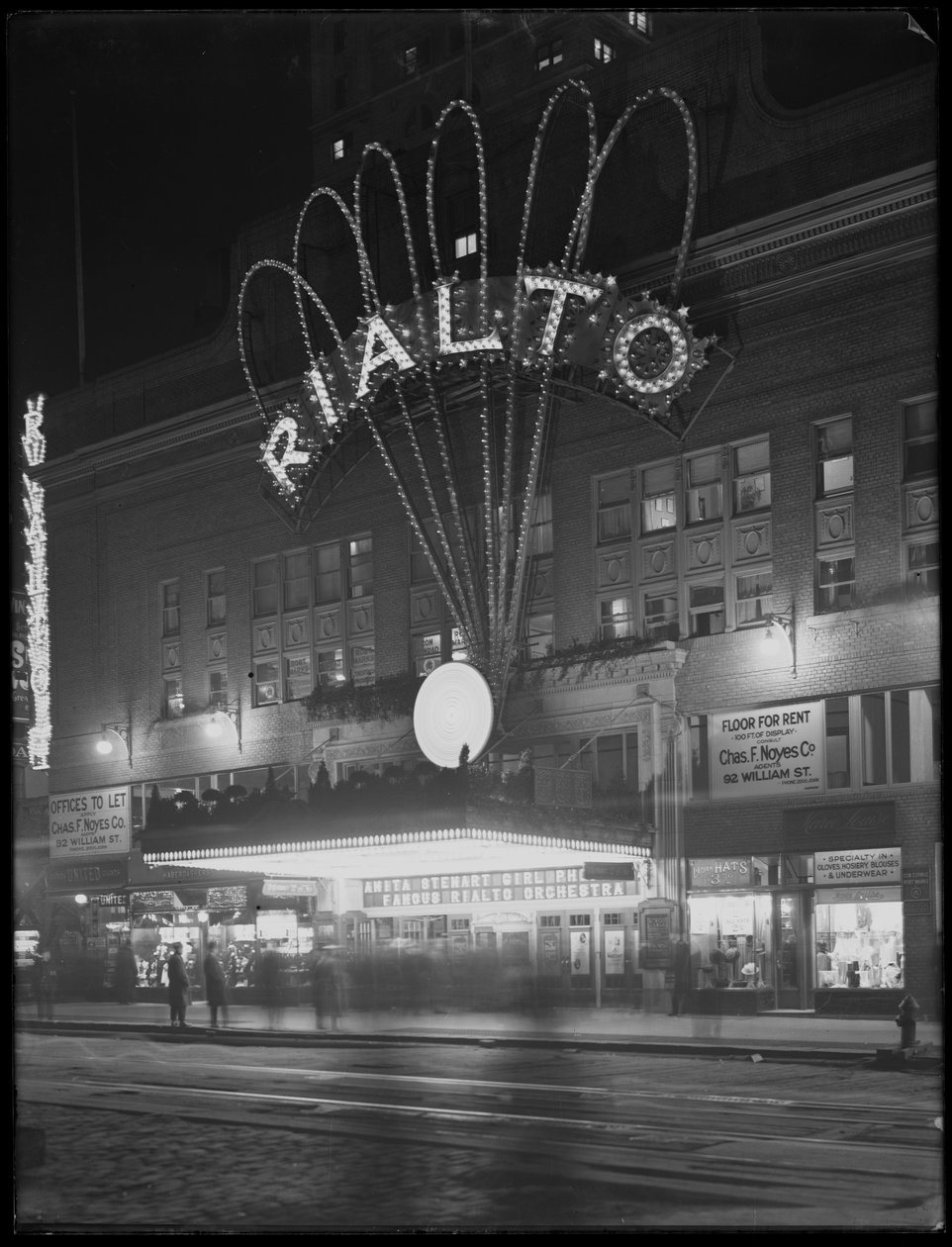 Valaistu teltta Rialto-teatterille, New York City, 6. tammikuuta 1917 tekijältä William Davis Hassler