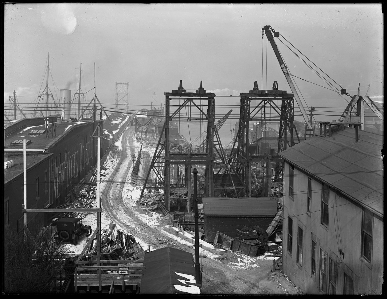 New York Dock Companyn Montague Streetin toimistot, otettu Street Bridgeltä, Brooklyn, 17. helmikuuta 1917 tekijältä William Davis Hassler