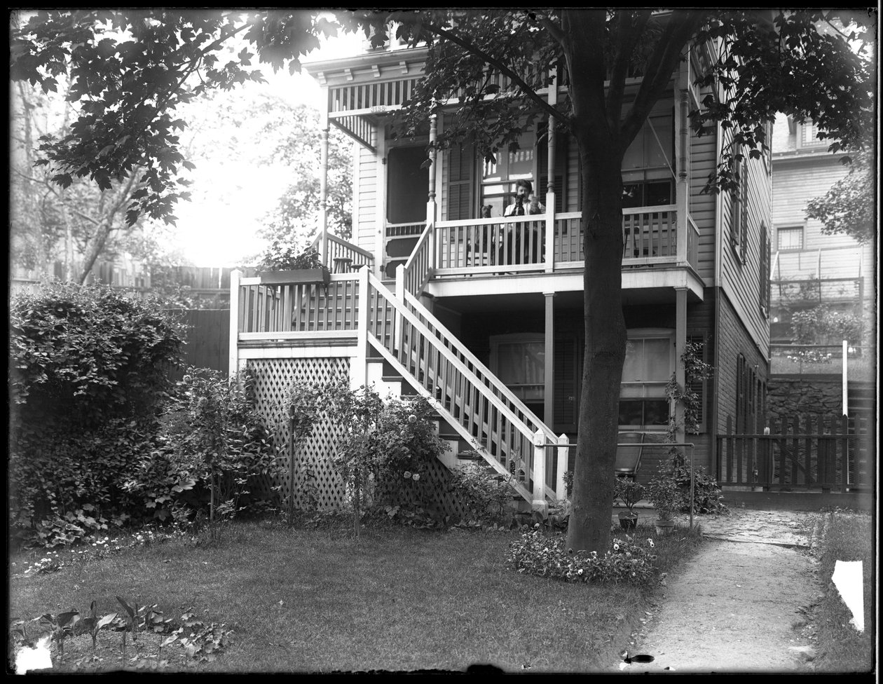 Rouva Perenesin talo, Inwood, New York, n. 1910 tekijältä William Davis Hassler