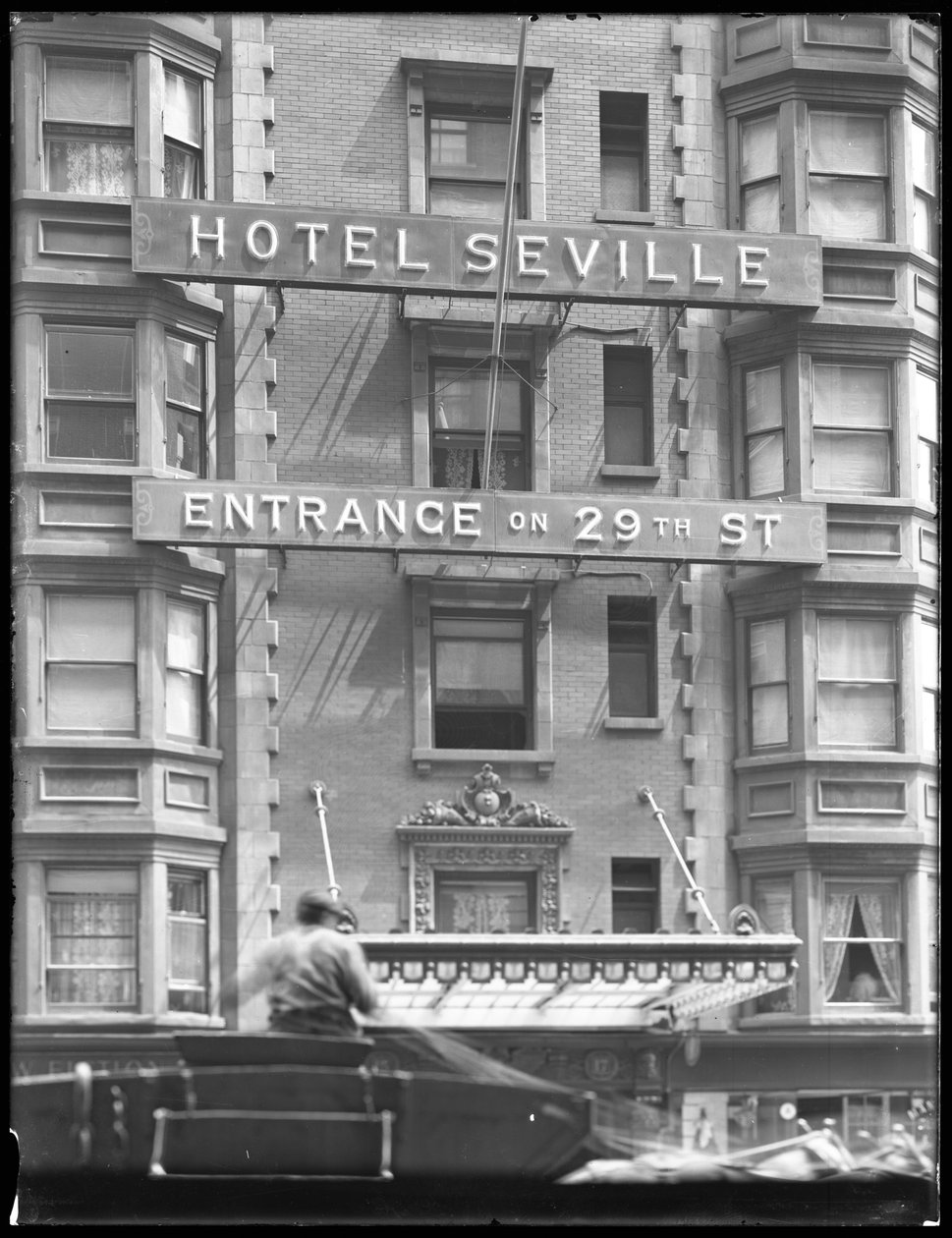 Kyltti Hotel Sevillalle osoitteessa 29th Street, New York City, 29. heinäkuuta 1916 tekijältä William Davis Hassler