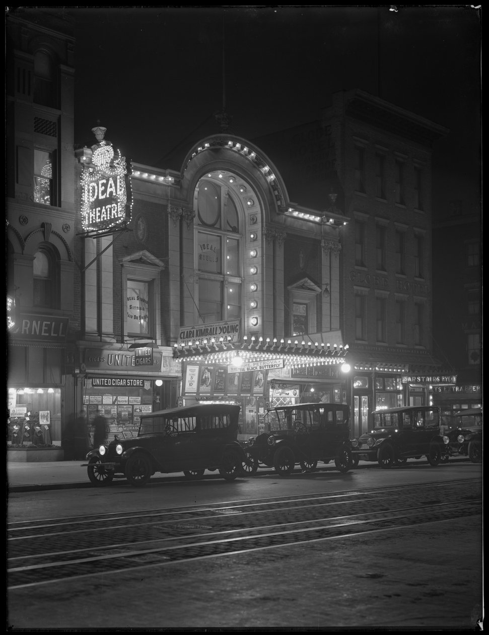 The Ideal Theatre Eighth Avenuella, New York City, 6. tammikuuta 1917 tekijältä William Davis Hassler