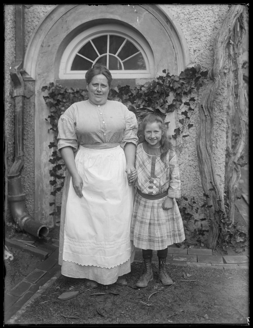 Washington Irvingin talonmies Irvington-on-Hudsonin Washington Irving Housessa, noin 1913. tekijältä William Davis Hassler
