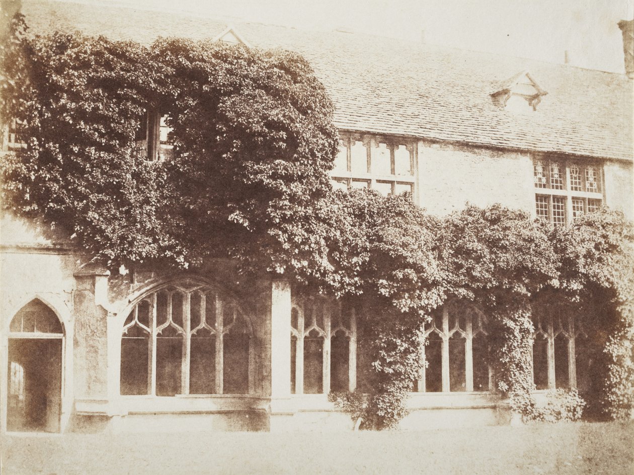 Lacock Abbeyn luostarikäytävät tekijältä William Henry Fox Talbot