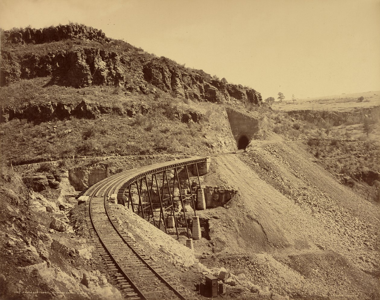 Silta ja tunneli, Johnson
